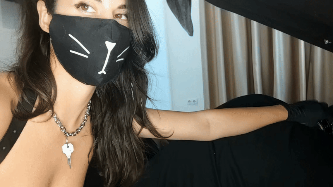 Stay here and be quiet